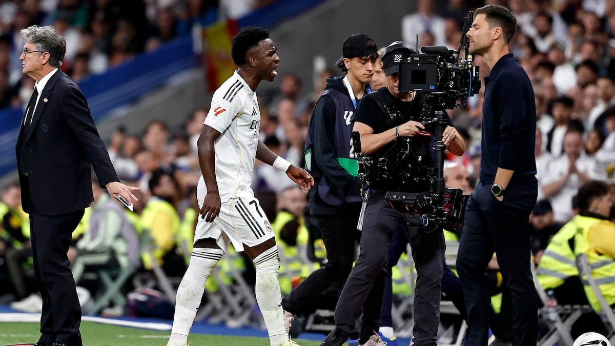 Cầu thủ Real bất mãn với Alonso: 'Ông ta nghĩ mình là Pep Guardiola chắc' - Ảnh 1. Cầu thủ Real bất mãn với Alonso: 'Ông ta nghĩ mình là Pep Guardiola chắc' - Ảnh 1.