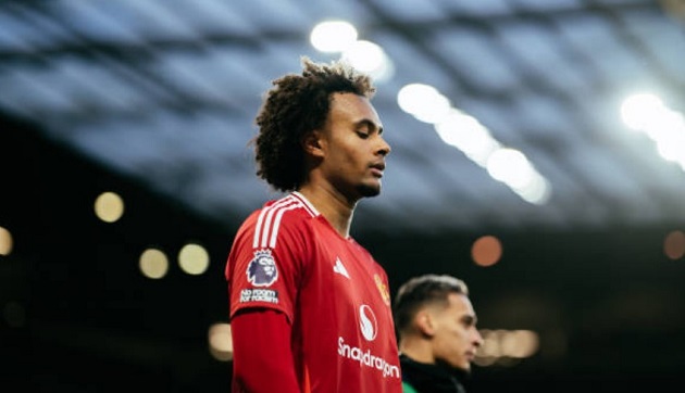 Joshua Zirkzee ít được thi đấu tại Man Utd
