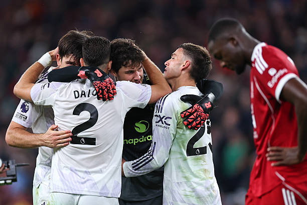 Man Utd thể hiện tinh thần chiến đấu trước Liverpool