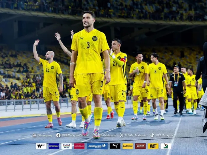 Tin nóng bóng đá Việt Nam hôm nay 27/9: HLV Kim Sang-sik biết tin FIFA phạt Malaysia; Nepal gọi cầu thủ từ Campuchia đấu tuyển Việt Nam - Ảnh 1.