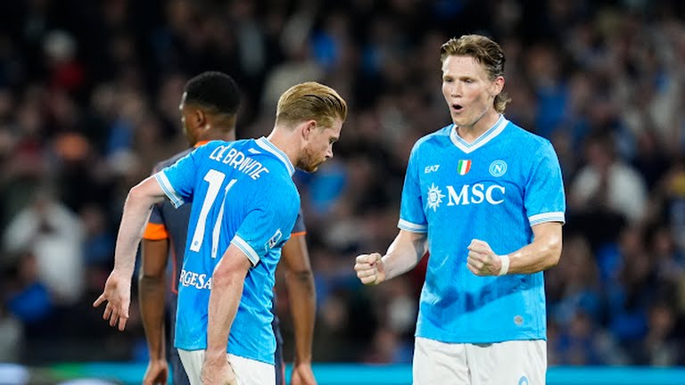 Cả De Bruyne và McTominay đều ghi bàn cho Napoli. Cả De Bruyne và McTominay đều ghi bàn cho Napoli.