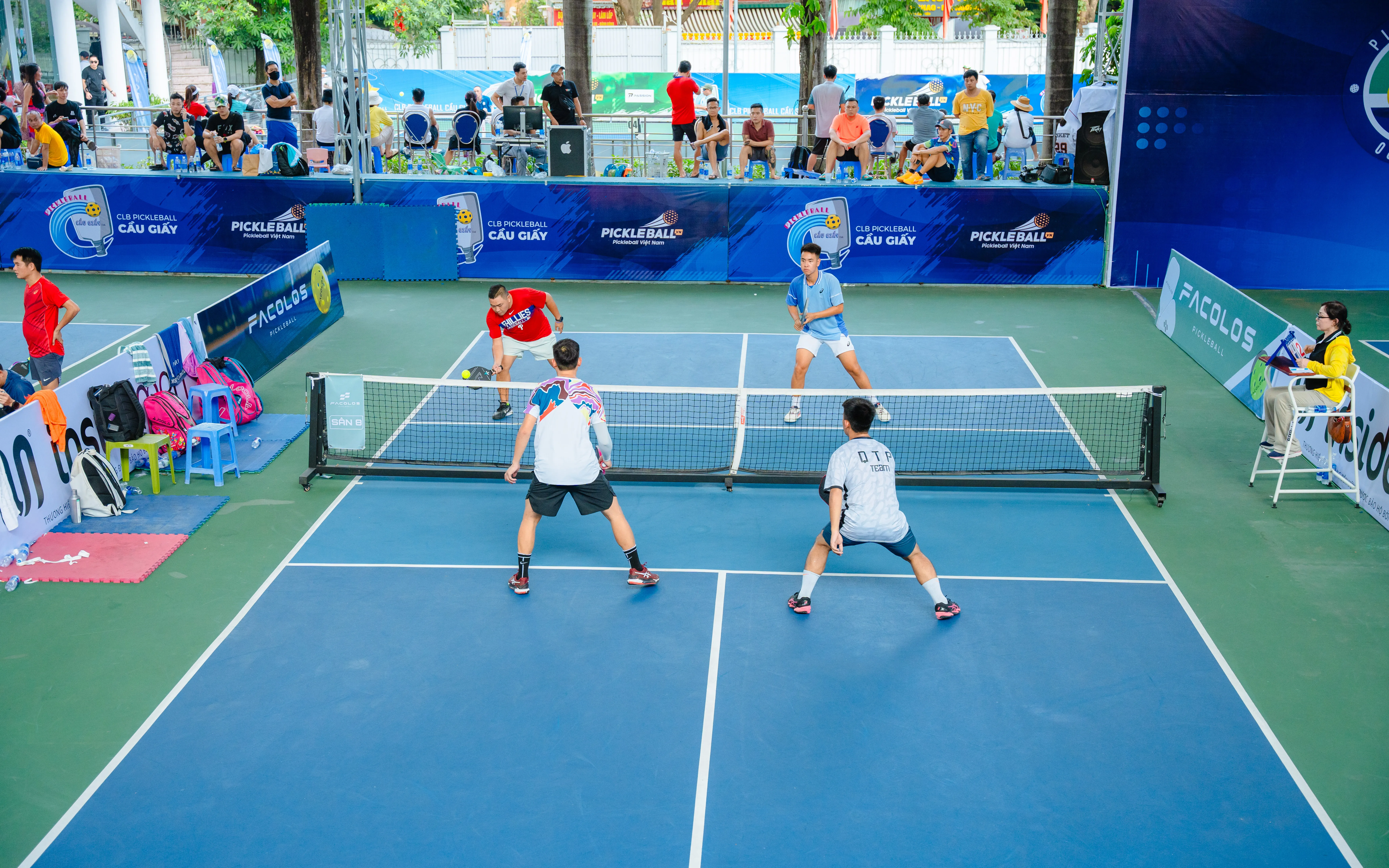 Sân chơi pickleball đông người