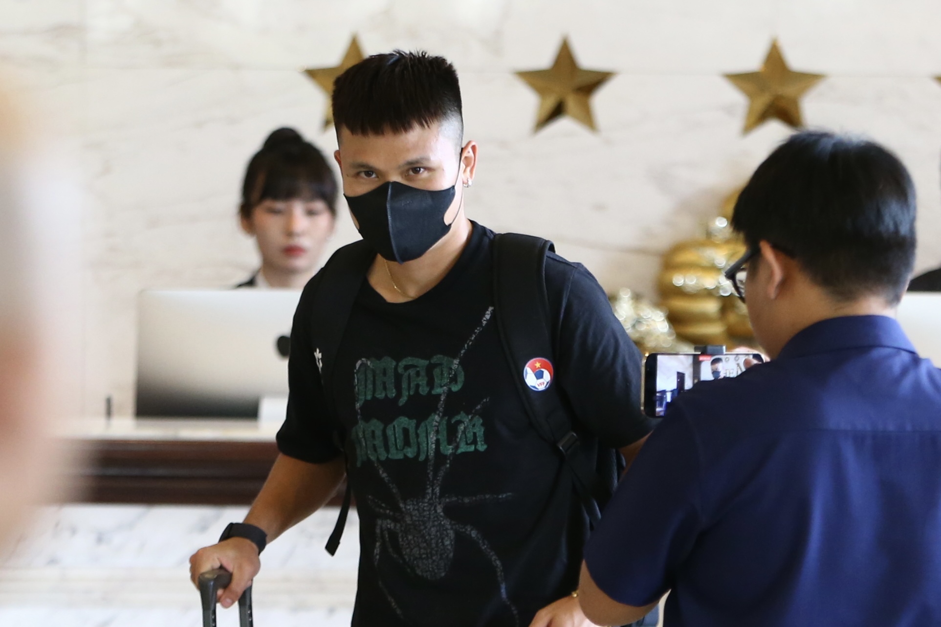 Tiền đạo Tuấn Hải tự di chuyển tới điểm tập trung