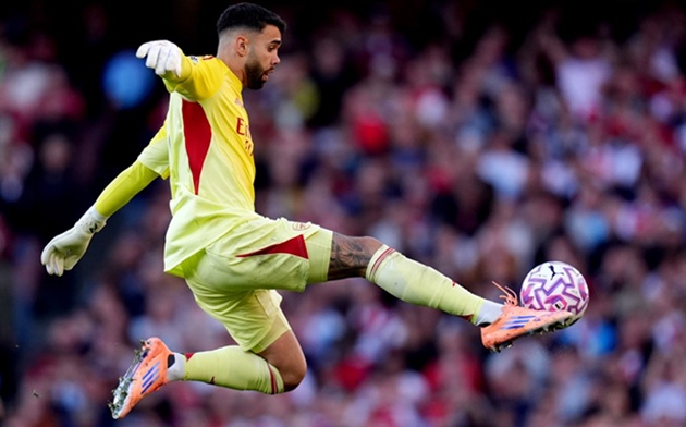 Thủ môn David Raya ký hợp đồng mới với Arsenal