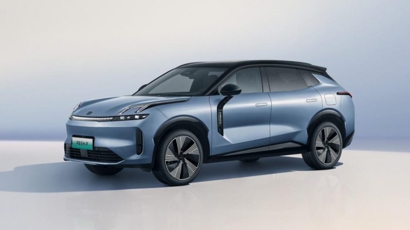 Xe crossover Lynk & Co 08