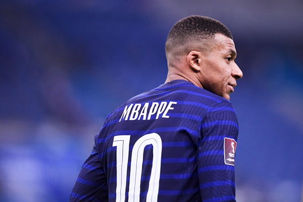 Không khí buổi tập đội tuyển Pháp thiếu vắng Mbappe