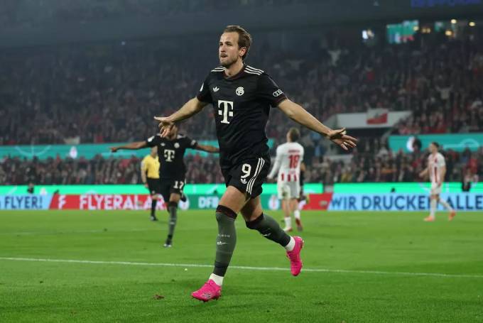 Harry Kane lập cú đúp cho Bayern resize