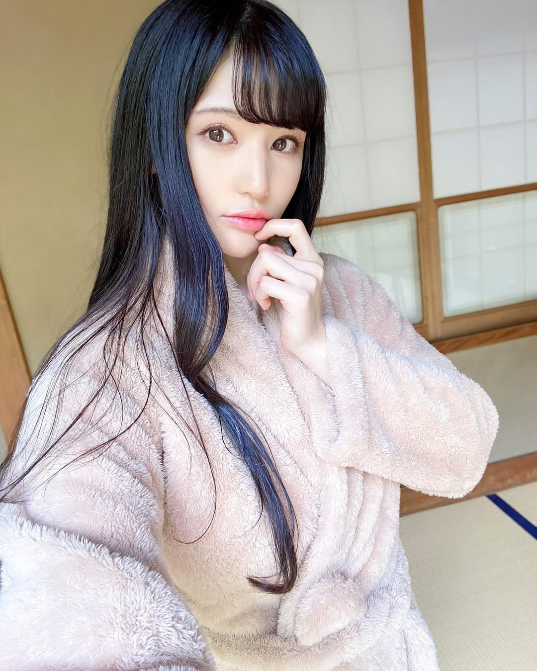 photo-1760944117601 photo-1760944117601