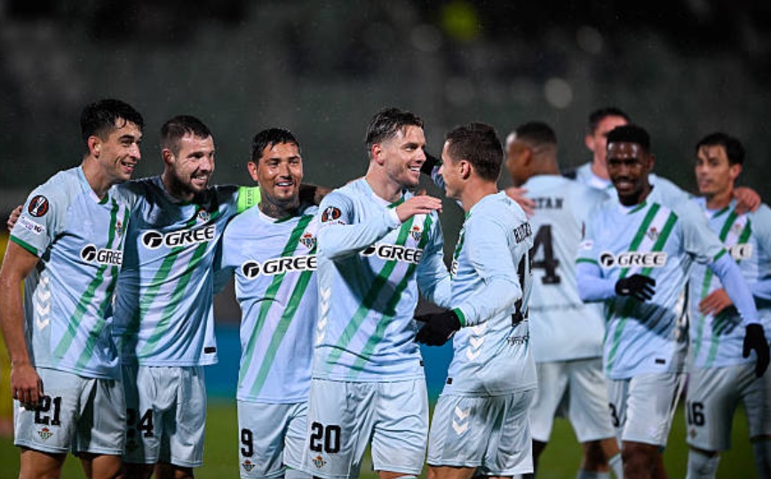 Betis thắng lợi nhẹ nhàng dù thiếu Antony.