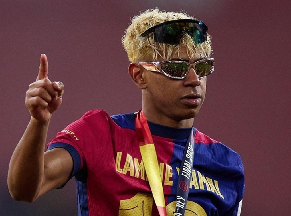 Lamine Yamal chơi lớn, vung ra “núi tiền” mua biệt thự siêu sang - 2 Lamine Yamal chơi lớn, vung ra “núi tiền” mua biệt thự siêu sang - 2