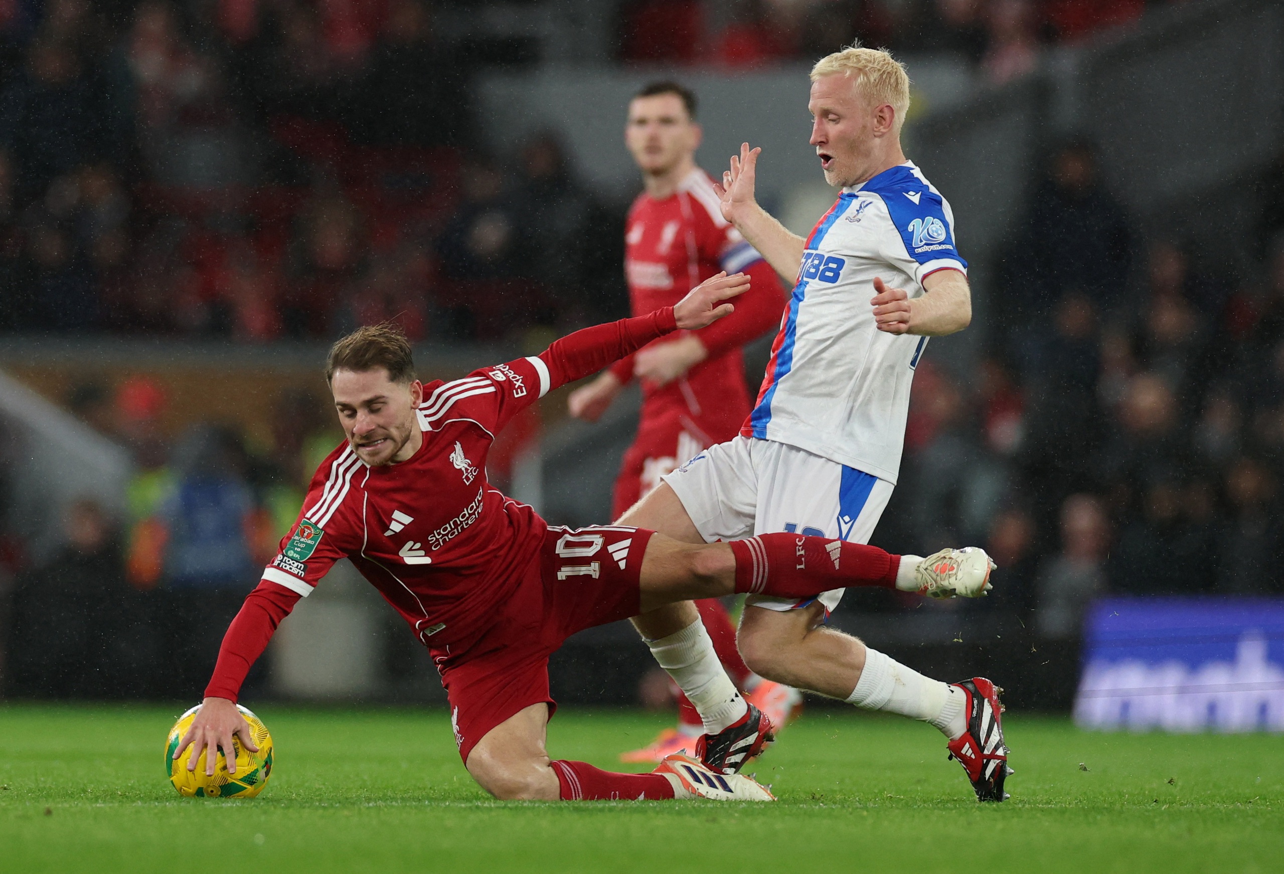 Liverpool thi đấu với nhiều cầu thủ dự bị