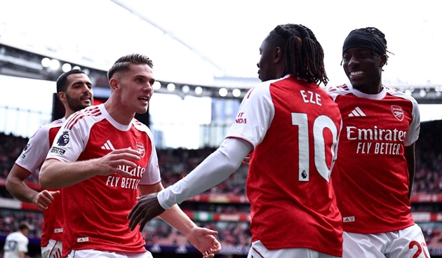Arsenal chi tiêu mạnh tay mùa hè