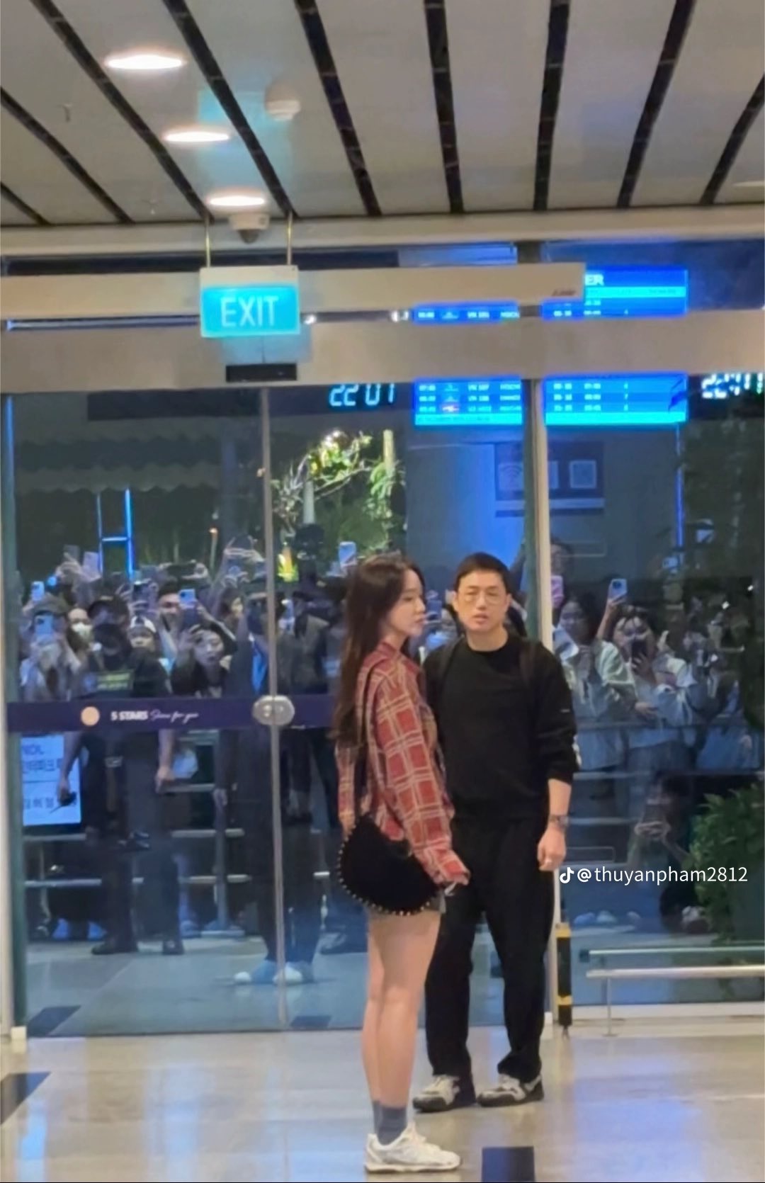 Fan hâm mộ đông đảo đón Yoona