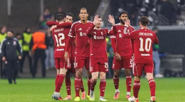 Roy Keane chỉ ra điểm yếu hàng thủ của Liverpool