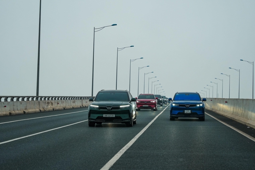 Kỹ thuật viên đang làm việc