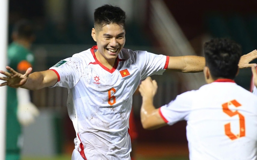 Tuyển Việt Nam tăng 3 bậc sau dịp FIFA Days tháng 10.