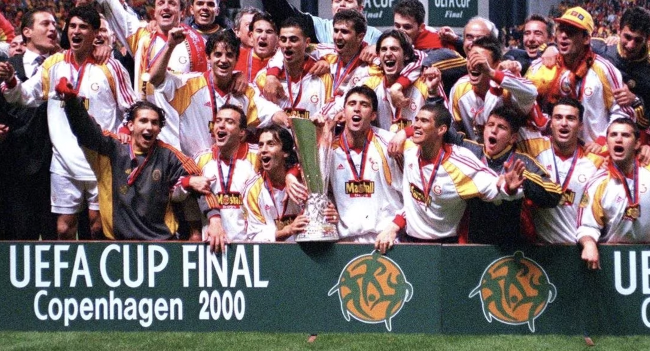 Gheorghe Hagi và thế hệ vàng đưa Galatasaray lên đỉnh châu Âu