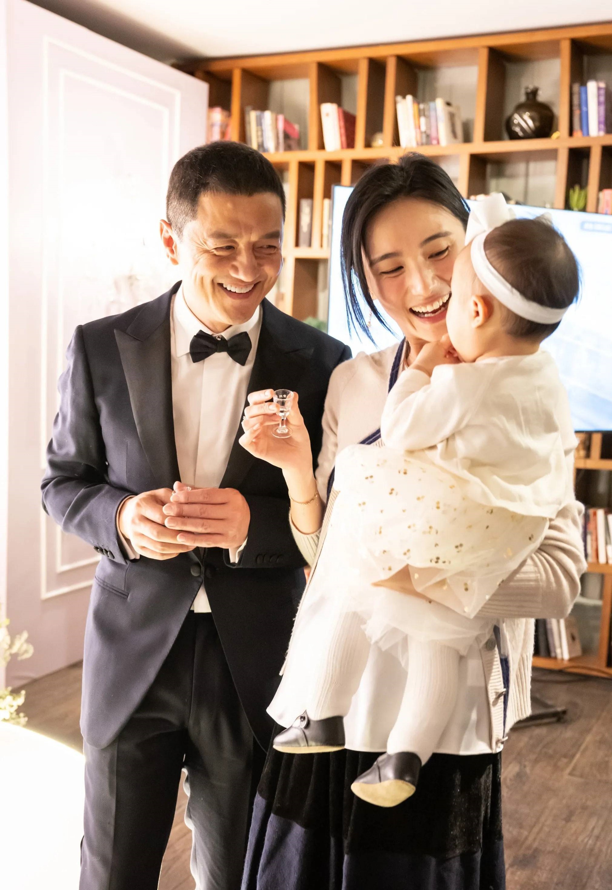 Lý Á Bằng trải qua nhiều khó khăn tài chính