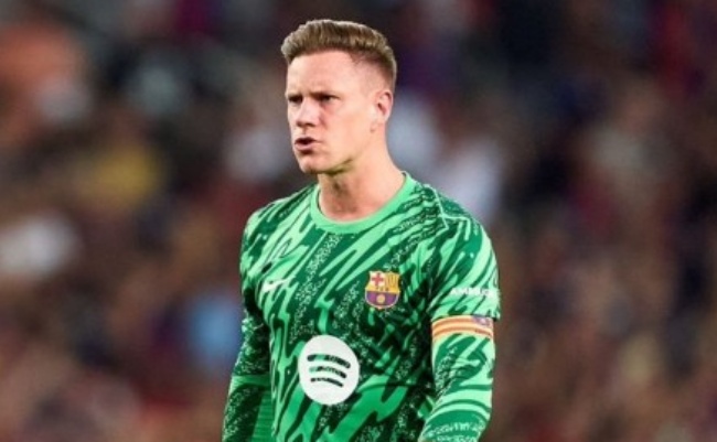 Ter Stegen bỏ ngỏ tương lai