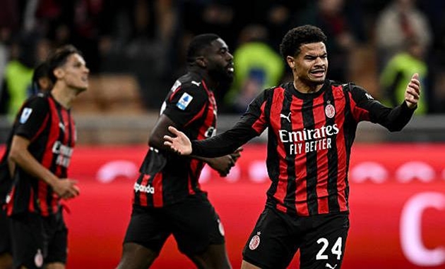 AC Milan nhọc nhằn cầm hòa Pisa trên sân nhà. AC Milan nhọc nhằn cầm hòa Pisa trên sân nhà.