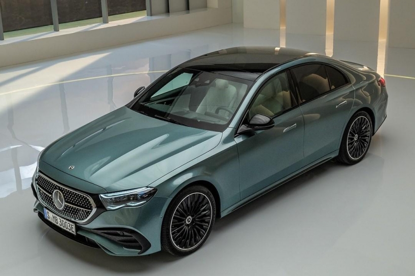 Mercedes-Benz E-Class 2025 phiên bản mới