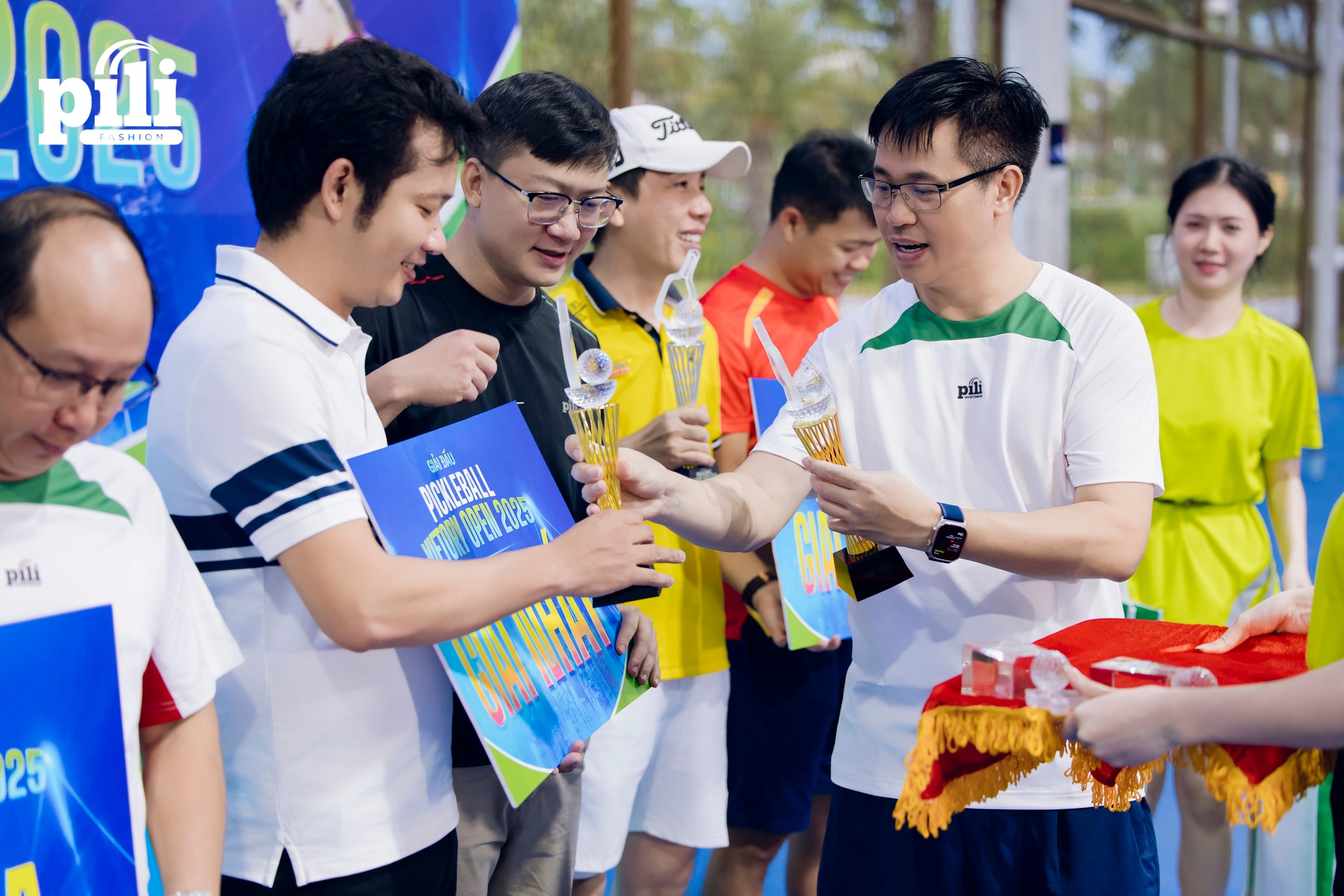 Người xem hào hứng theo dõi trận đấu Pickleball
