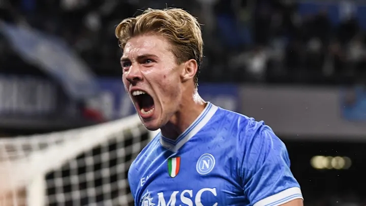 Rasmus Hojlund đang thi đấu cho Napoli