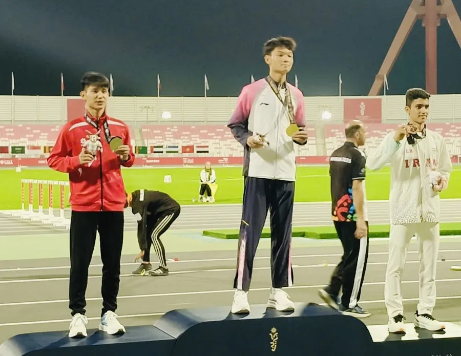 Tuyển thủ Bùi Tuấn Tú: “Của để dành” nội dung chướng ngại vật của điền kinh Việt Nam- Ảnh 1. Bùi Tuấn Tú giành HCB tại Đại hội thể thao trẻ châu Á 2025