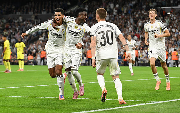 Real Madrid đòi lại ngôi đầu bảng La Liga