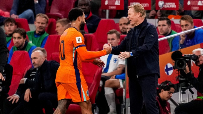 Depay giữ vị trí trụ cột Hà Lan