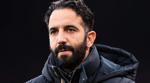 Amorim kiên định với lối chơi 3-4-3. Amorim kiên định với sơ đồ 3-4-3