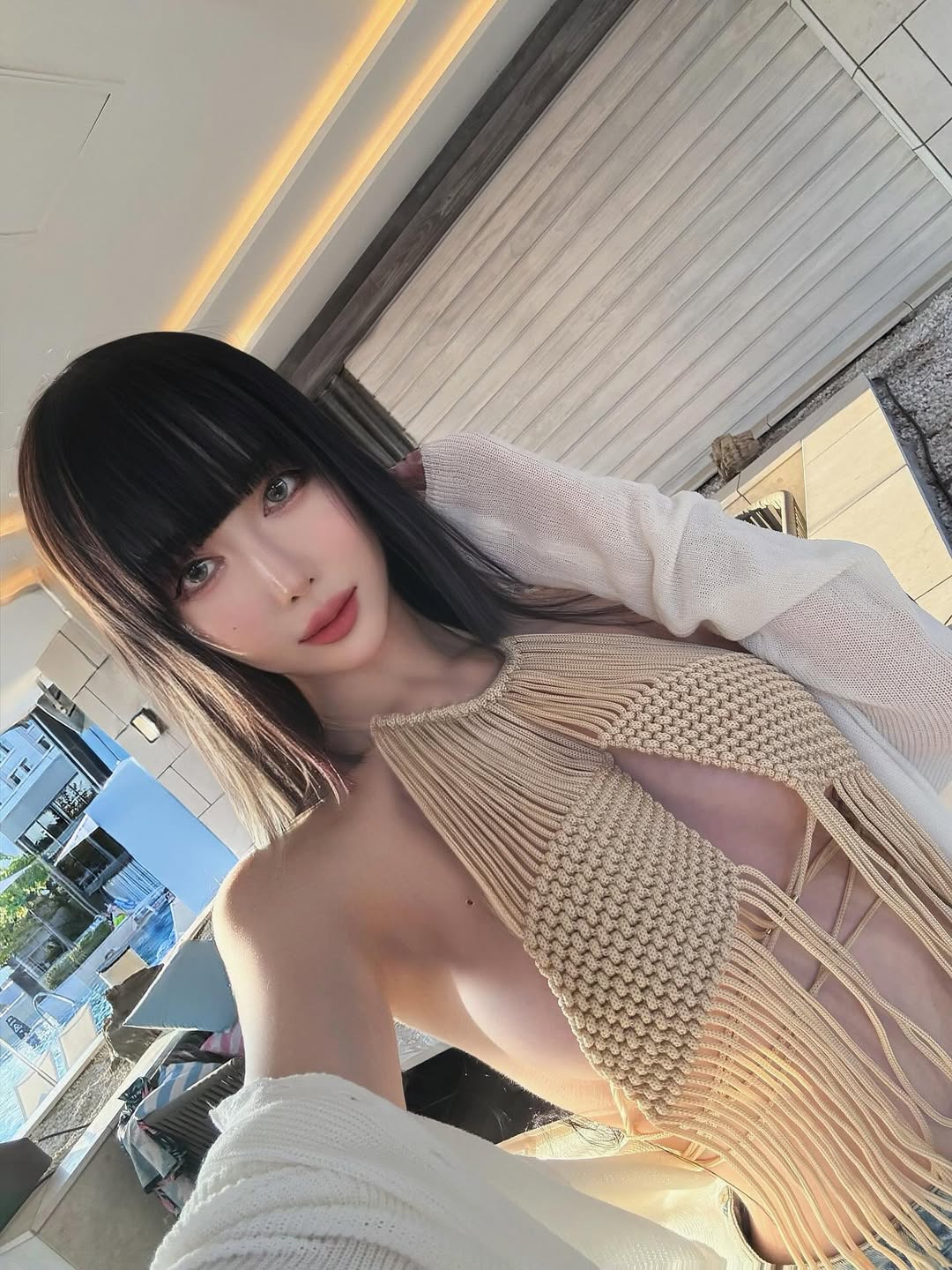 Nữ DJ xinh đẹp trên sân khấu