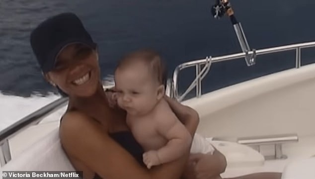 Victoria Beckham đưa hình ảnh Brooklyn vào phim tài liệu