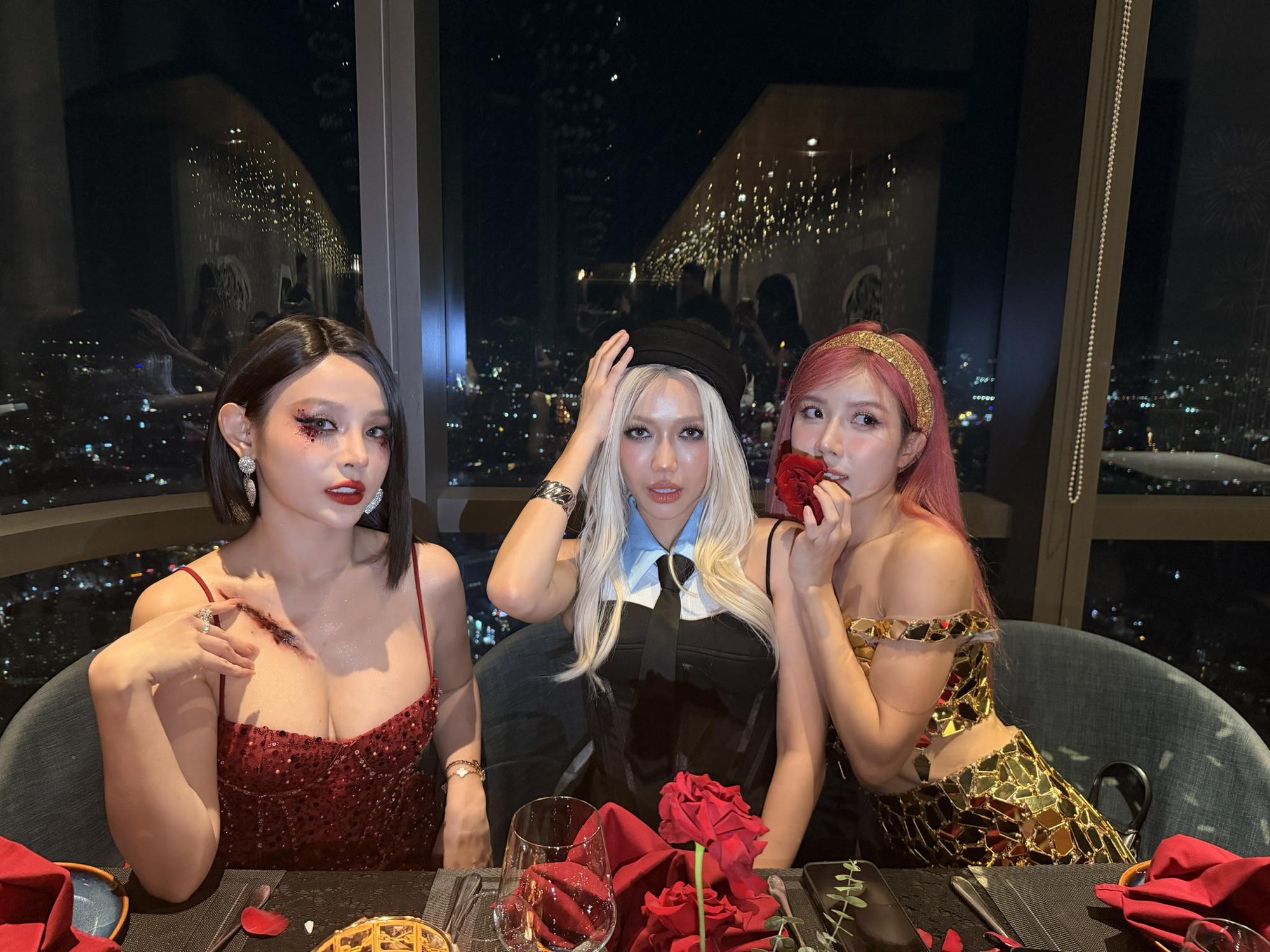 Đường đua Halloween 2025 bắt đầu: Huyền Baby o ép vòng 1  Ma cà rồng Huyền Baby nổi bật nhất, mẹ 2 con không đùa được!