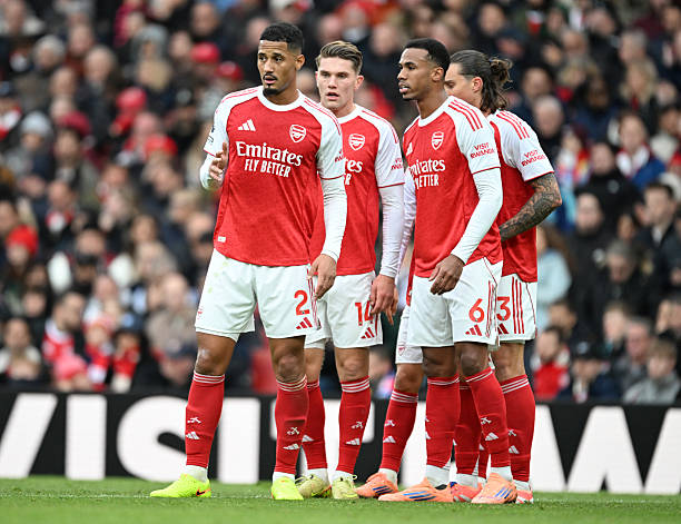 Arsenal rất nguy hiểm ở những pha bóng cố định. Arsenal tận dụng tốt các tình huống cố định