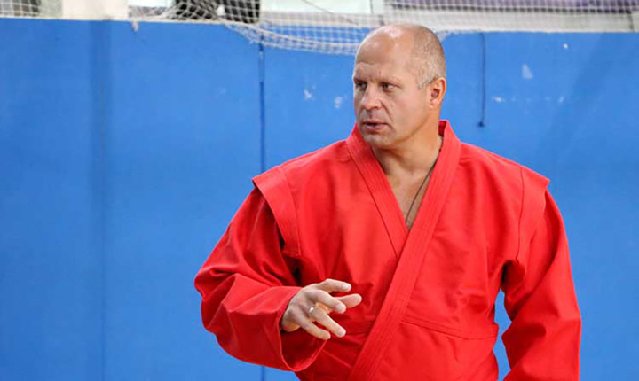 Fedor Emelianenko - Cao thủ Sambo và MMA Fedor Emelianenko nhà vô địch sambo chiến đấu và võ sĩ MMA nổi tiếng