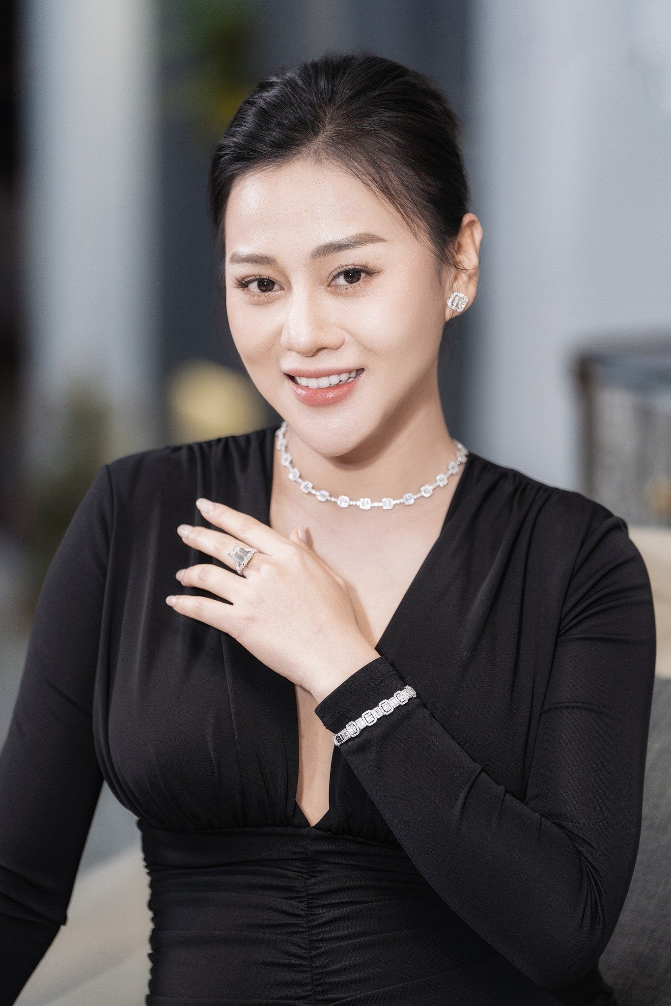 Nữ diễn viên cũng từng tiết lộ việc cô kiếm 1-2 tỷ/tháng là chuyện không quá khó