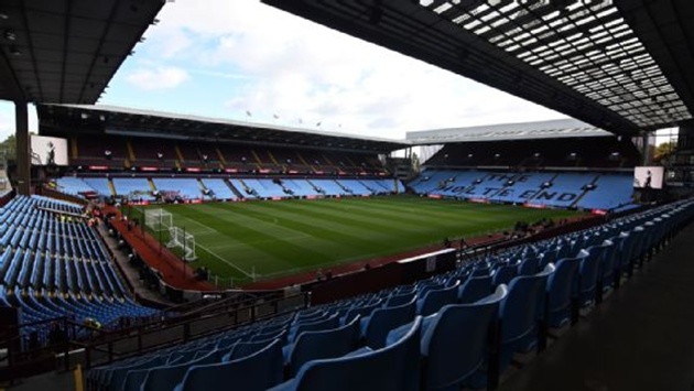 Aston Villa và Maccabi Tel Aviv trên sân Villa Park