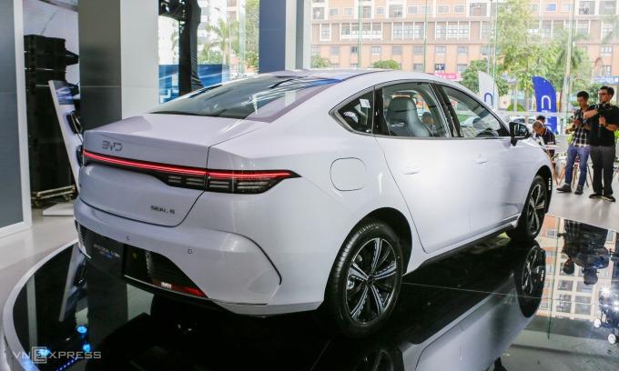 Công nghệ vận hành tiên tiến trên sedan PHEV