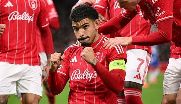 Morgan Gibbs-White vui mừng khi thoát được Ange Postecoglou Morgan Gibbs-White vui mừng sau khi Nottingham Forest có HLV mới