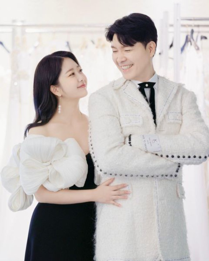 Park Soo Hong bên vợ con