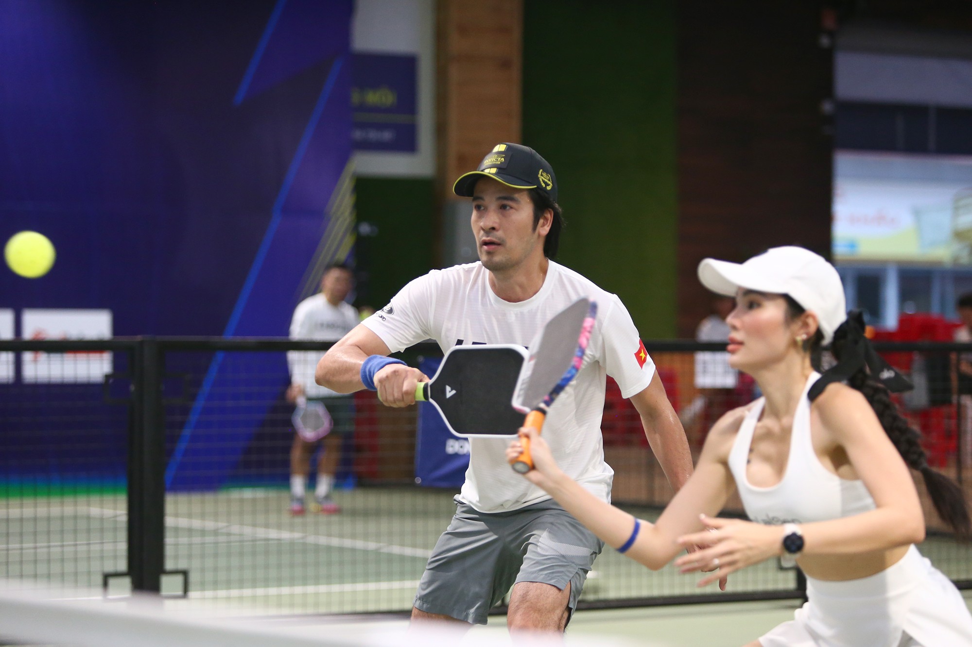 Vòng Phối Phối và đồng đội bị loại khi để thua hiệu số phụ dù có thành tích tốt. Thất bại tiếc nuối của Vòng Phối Phối tại giải pickleball Champion 2025