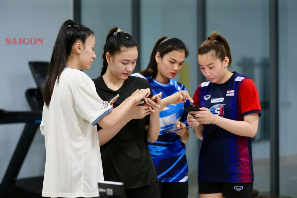 Các ân viên tuyển bóng chuyền nữ Việt Nam rèn luyện ở Vĩnh Long