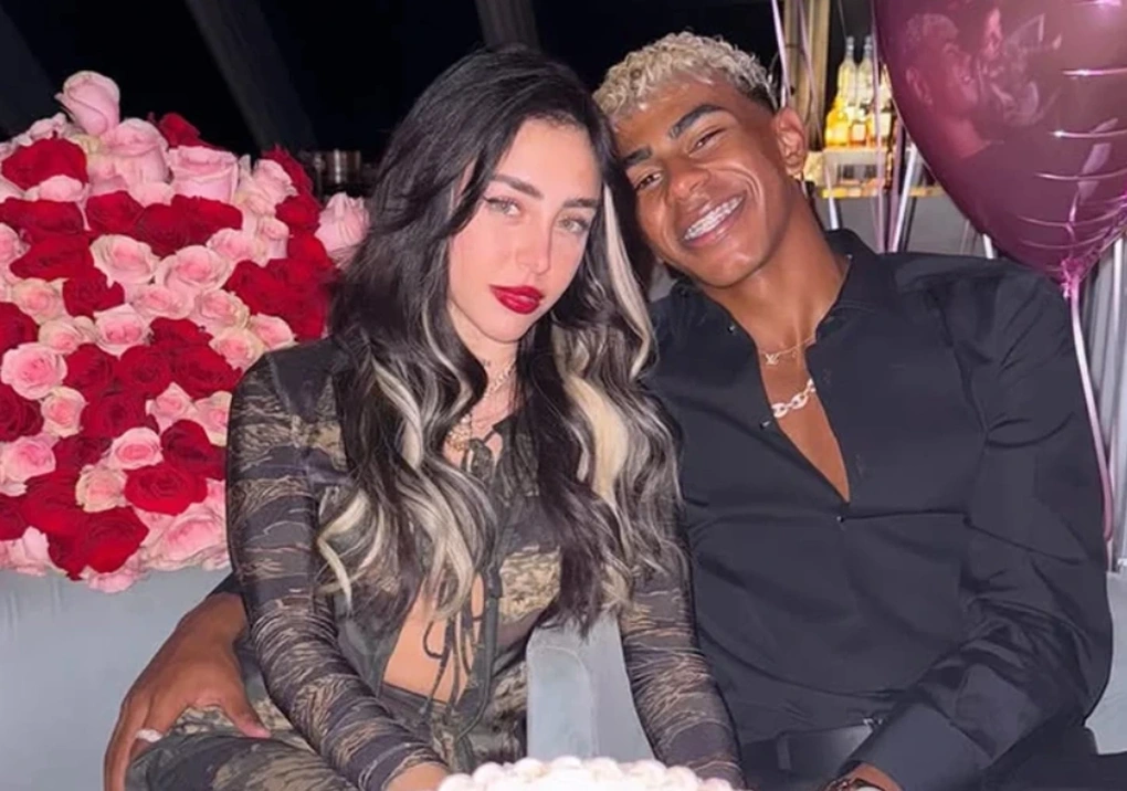 Lamine Yamal chia tay bạn gái hơn 7 tuổi - 2 Lamine Yamal chia tay bạn gái hơn 7 tuổi - 2