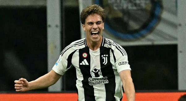 Yildiz được Arsenal và Chelsea săn đón. Yildiz thu hút sự quan tâm của Arsenal và Chelsea