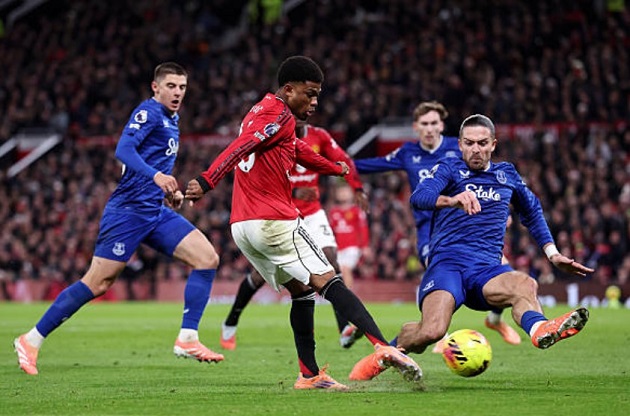 Amad năng nổ trên sân