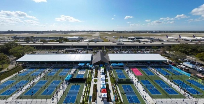 Khung cảnh sân The Fort tại Fort Lauderdale Tổng thể sân vận động The Fort