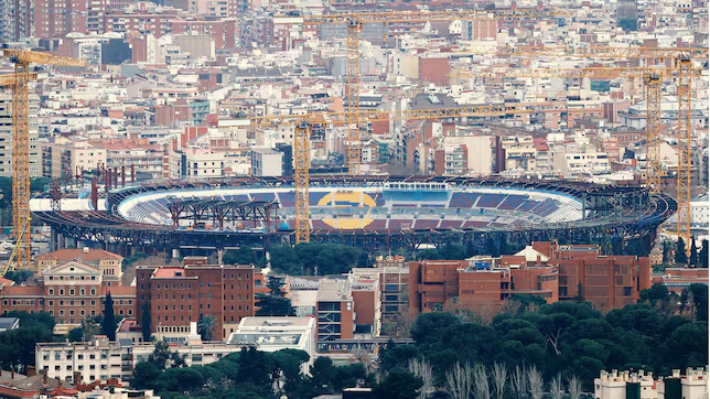 Camp Nou đang trong quá trình hoàn thiện