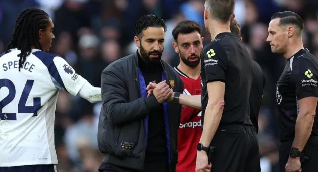 Amorim khao khát một tiền vệ. Amorim khao khát một tiền vệ.