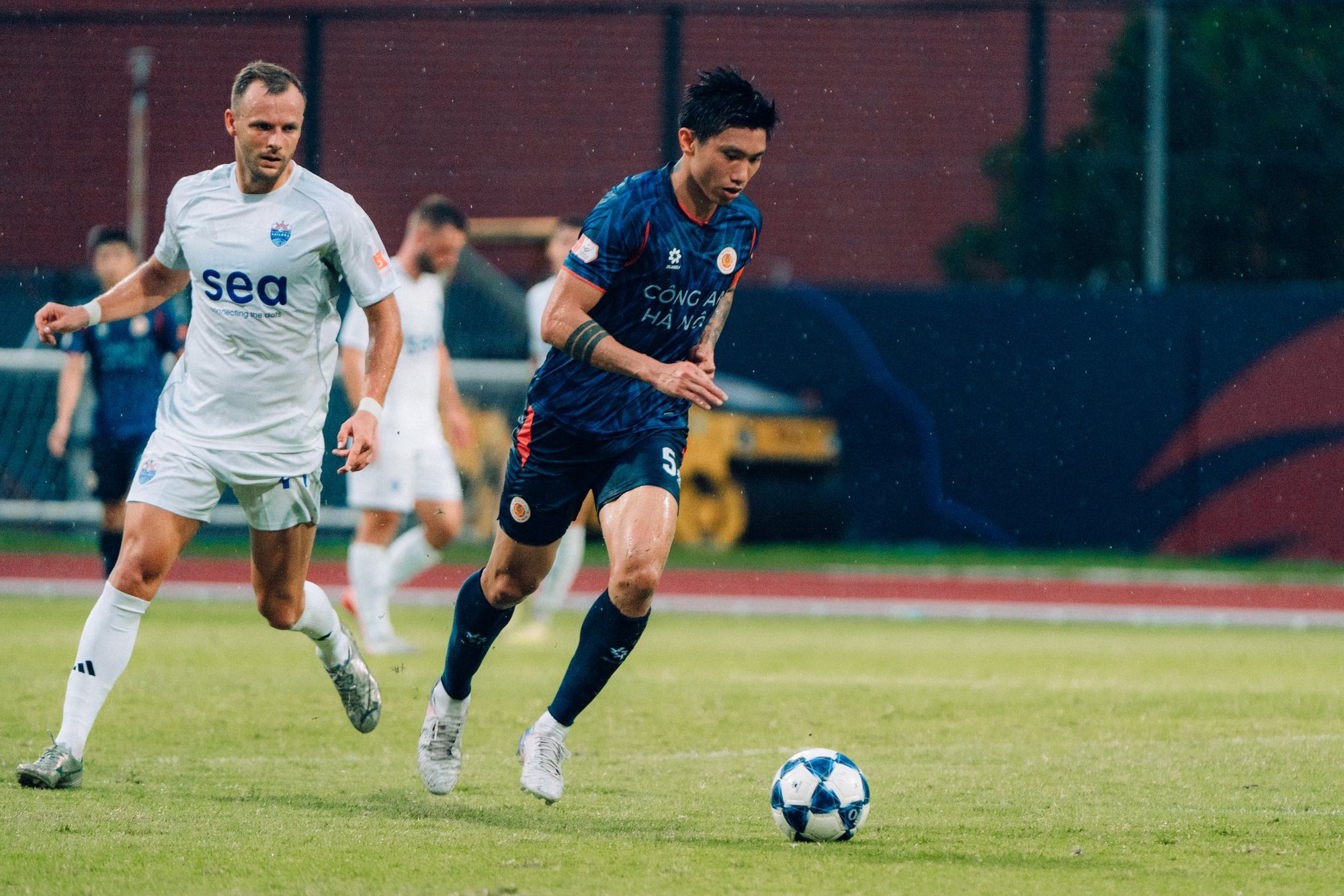 Đoàn Văn Hậu làm đội trưởng- Ảnh 3. Đoàn Văn Hậu làm đội trưởng- Ảnh 3.